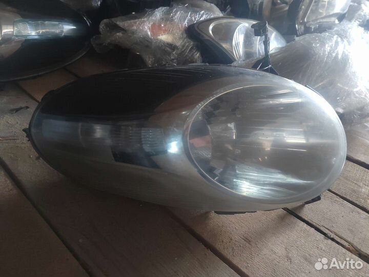 Фара левая правая Nissan Micra k12
