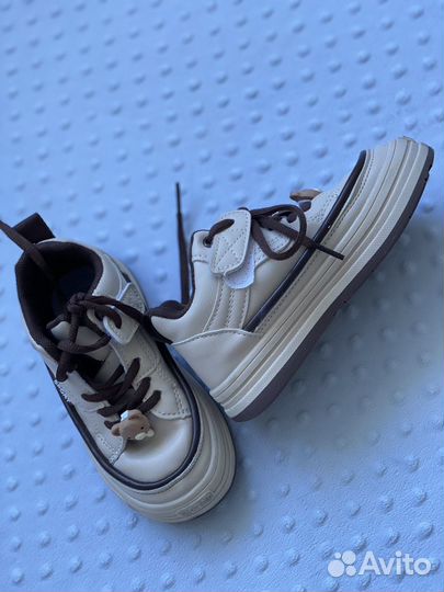 Осенние ботинки на мальчика/девочку новые 4 года