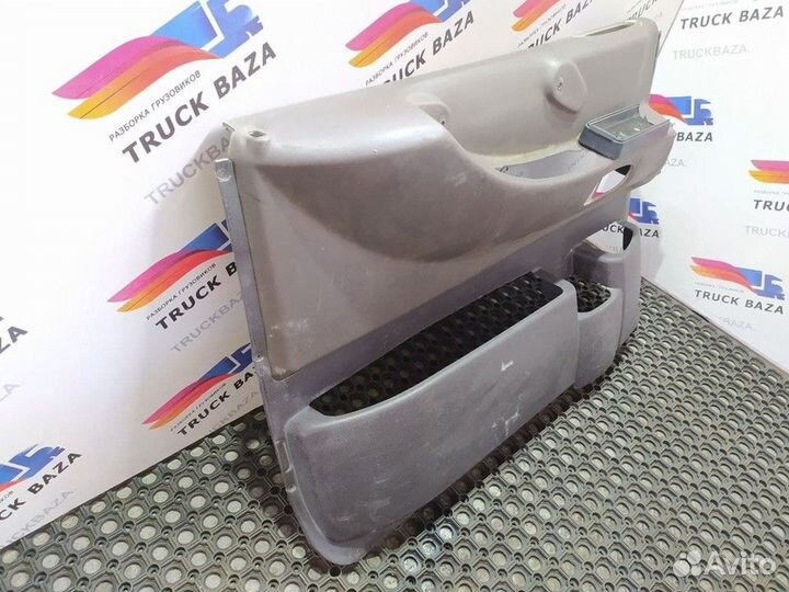 Обшивка двери левая Renault Magnum