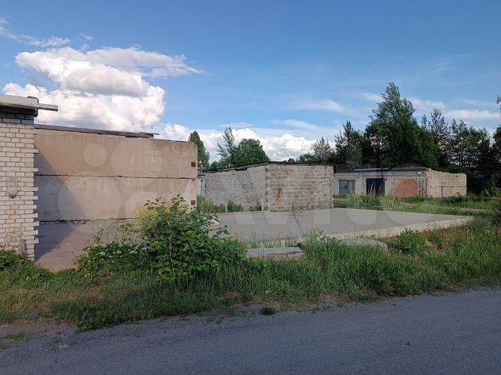 Гараж, > 30 м²