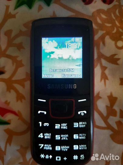 Телефон Samsung e1100т