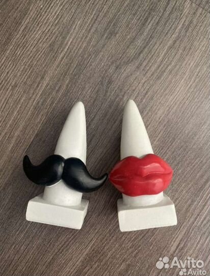 Подставка - держатель для очков