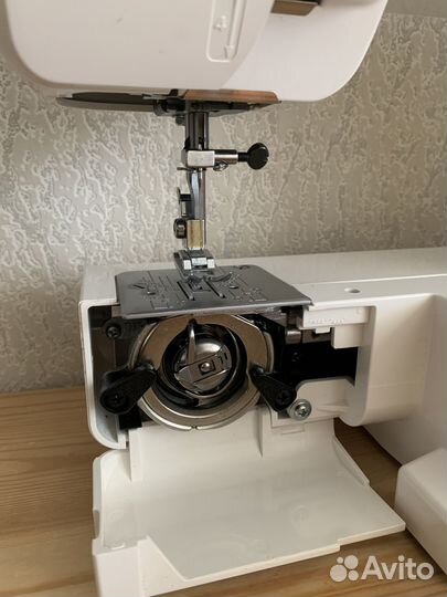 Швейная машинка Janome homedecor 2077