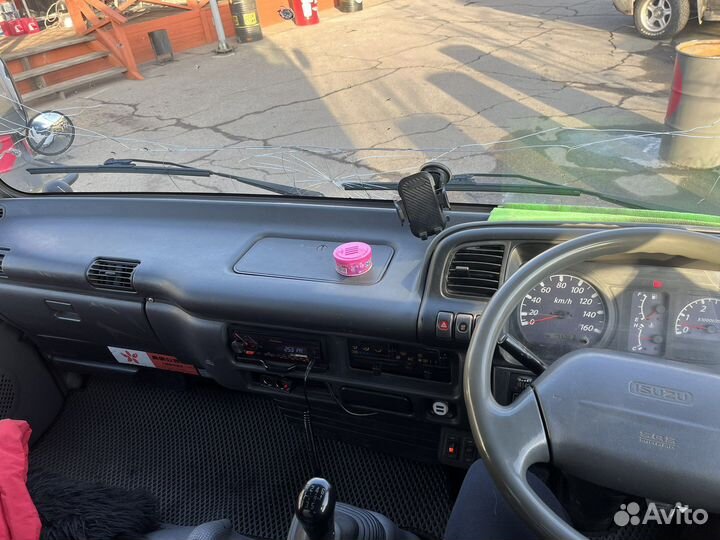 Isuzu Elf (N-series), 2006