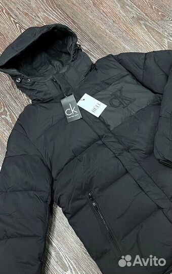 Яркая и стильная куртка Calvin Klein