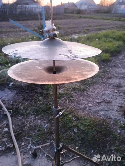 Тарелки для ударных со стойкой