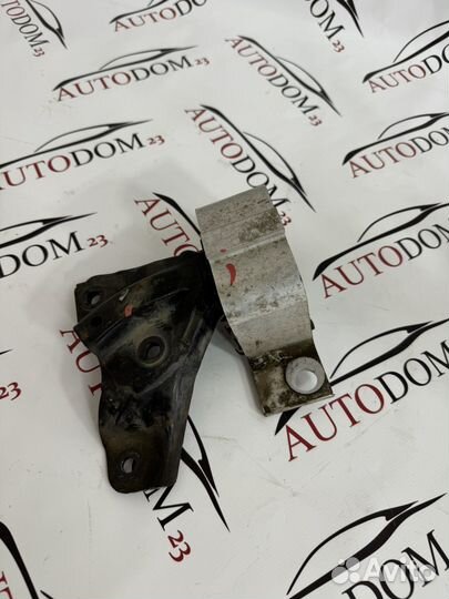 Подушка двигателя Renault Logan 1