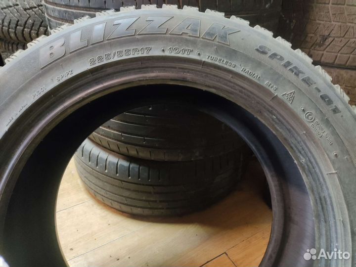 Bridgestone Blizzak Spike-01 225/55 R17 101T