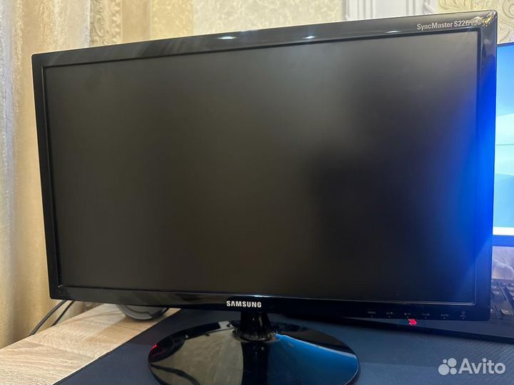 Монитор Samsung 22 дюйма