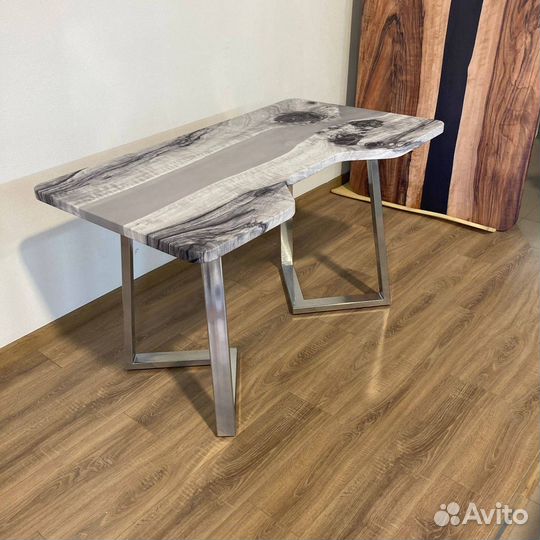 Компьютерный стол 'Thick Average'