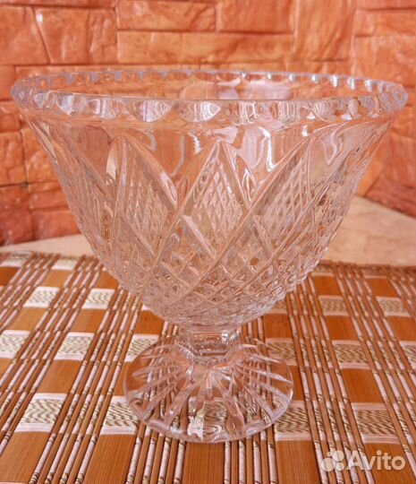 Хрустальные вазы