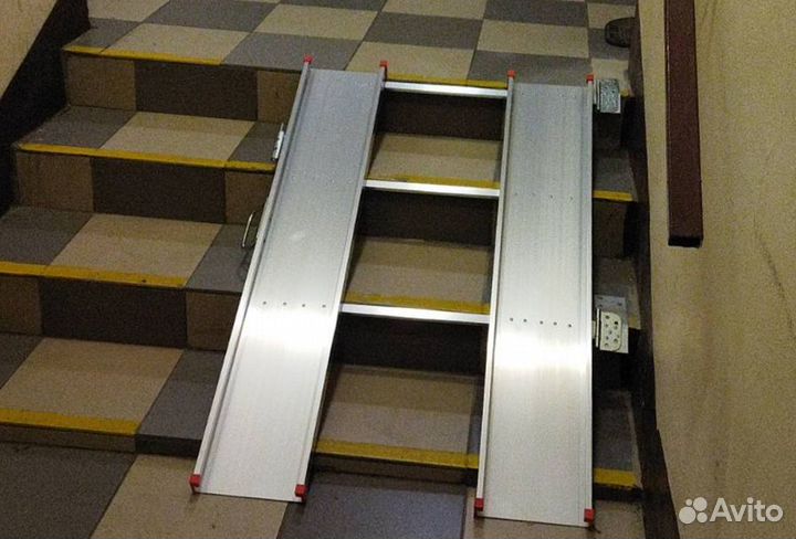 Пандус откидной для инвалидов