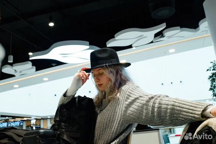 Черная женская шляпа