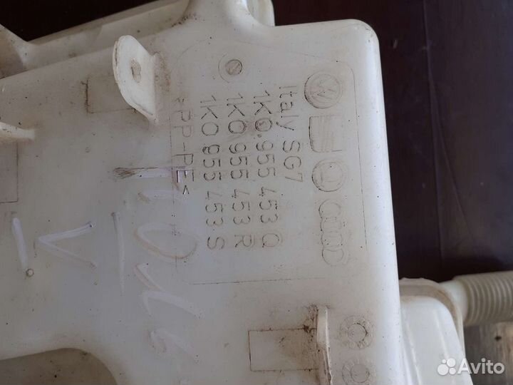 Бачок омывателя Фольксваген Гольф 5 Plus