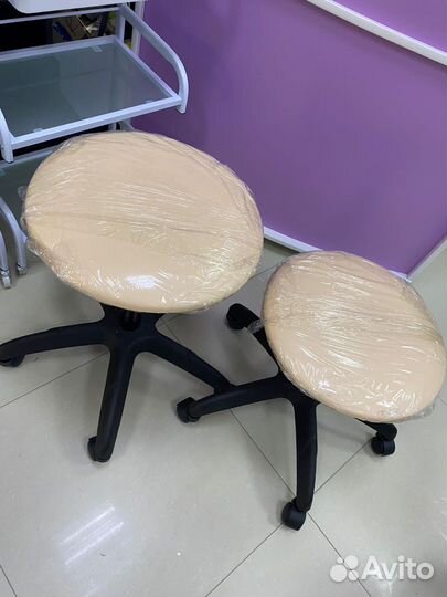 Стул мастера.Новый,без спинки