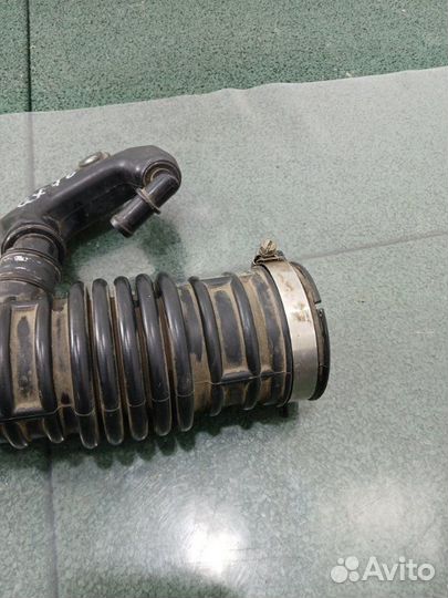 Патрубок воздушного фильтра правый Infiniti Qx70