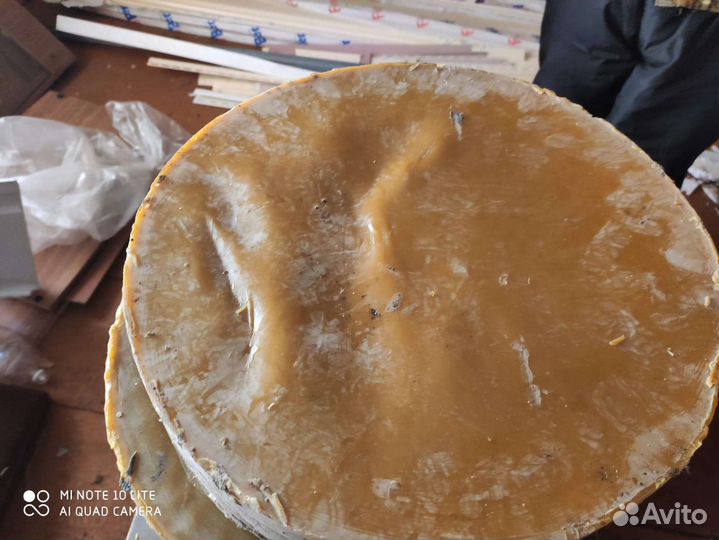 Воск пчелиный