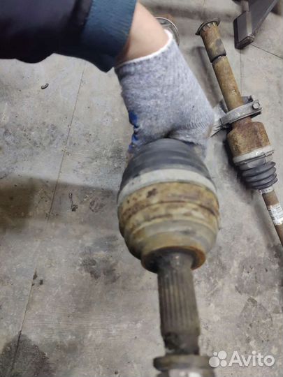 Привод правый Renault Sandero,Duster с АКПП