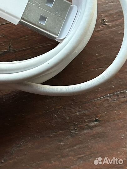 Зарядка на iPhone оригинал