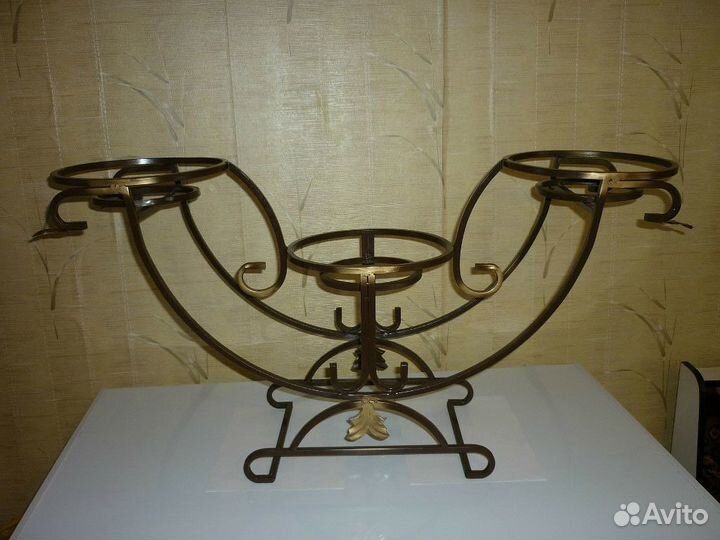 Подставка под цветы