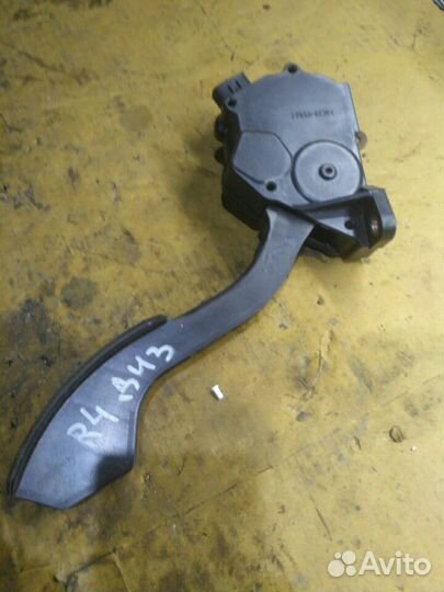 Педаль газа Toyota RAV4 30кузов турбодизель