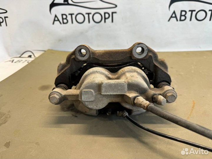 Суппорт тормозной передний правый Mercedes-Benz