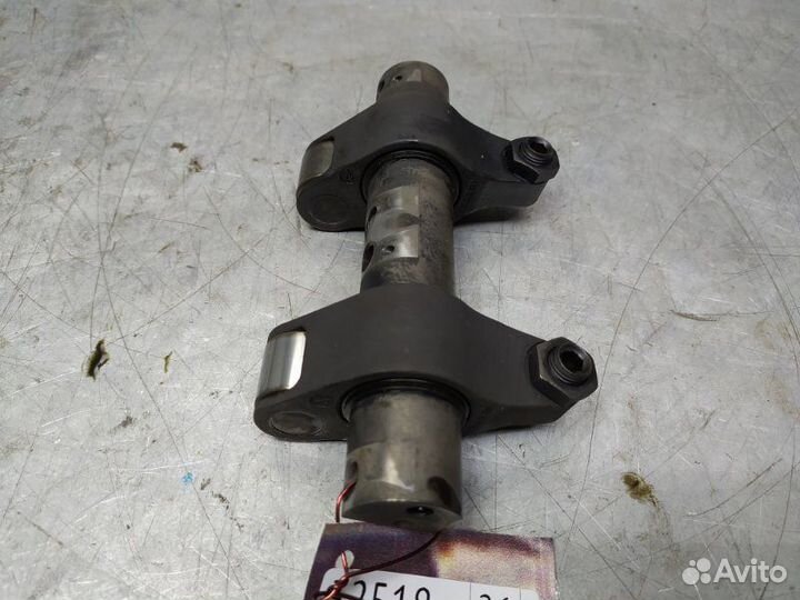 Ось коромысел Volkswagen Golf 4 1997-2005 хетчбэк