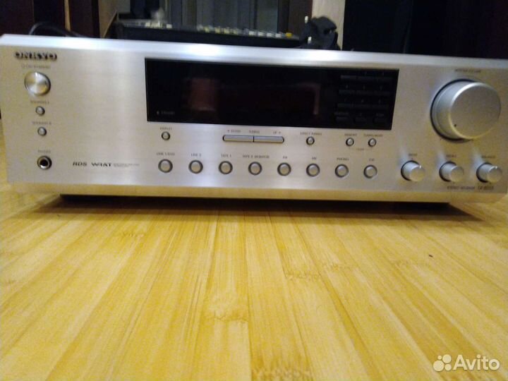 Интегральнвй усилитель Onkyo