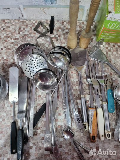 Кастрюли,бедоны половники, ложки