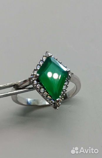 Серебряное кольцо с хризопразом