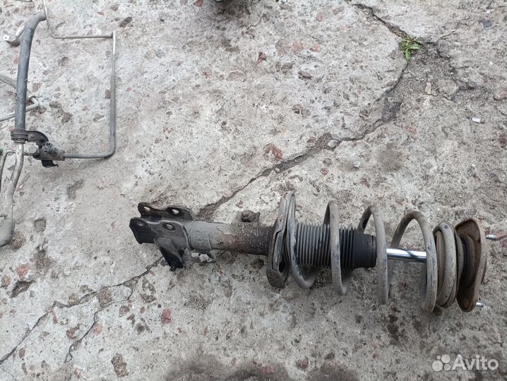 Правая стойка Geely Emgrand EC7