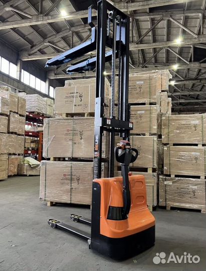 Уникальный Самоходный Штабелер Модель J