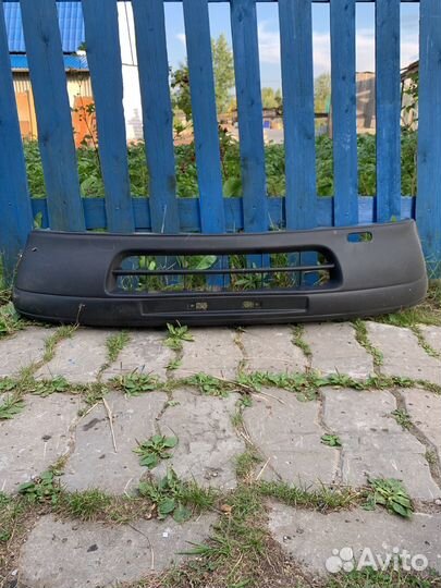 Новый передний бампер Nissan March k11