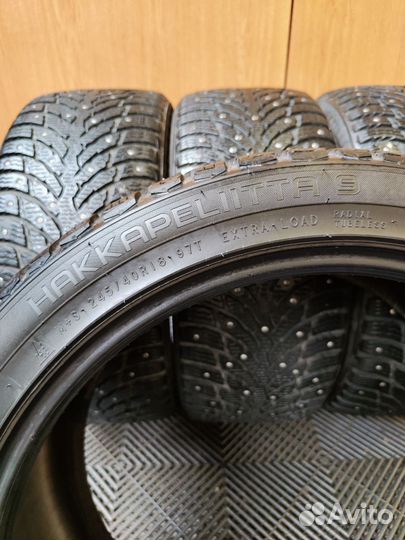 Nokian Tyres Hakkapeliitta 9 245/40 R18