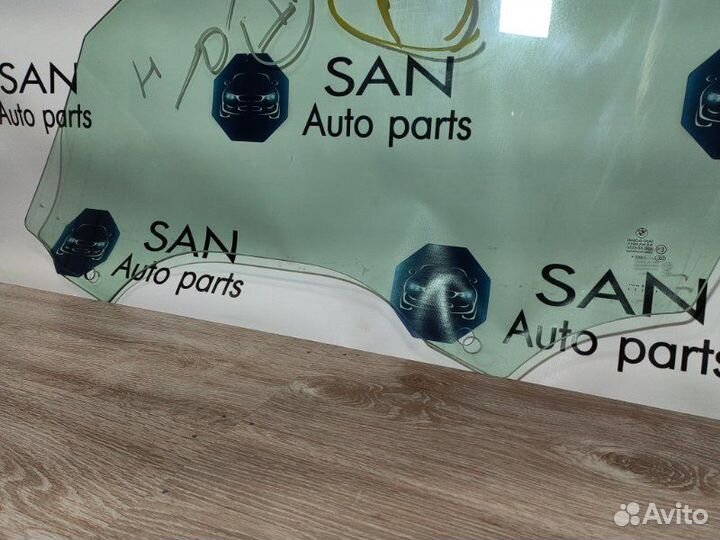 Стекло двери переднее правое Bmw X5 E70 N52B30AF