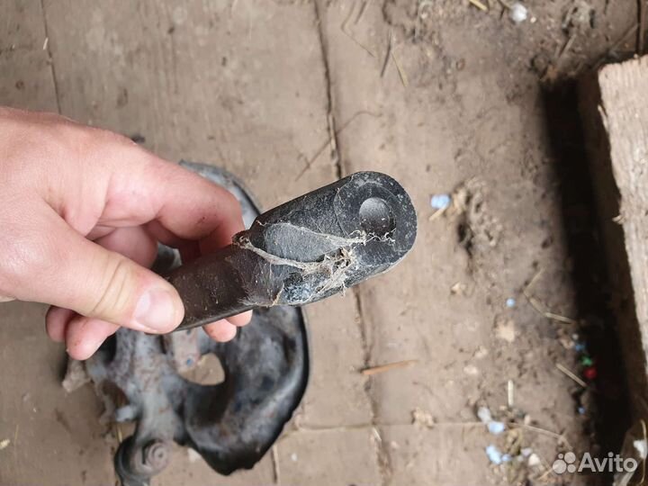 W210 поворотный кулак