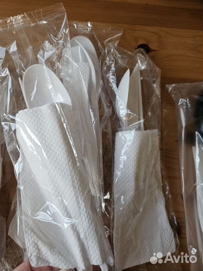 Наборы одноразовых столовых приборов