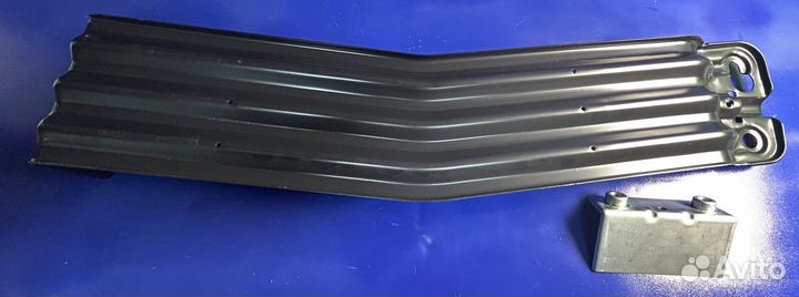 Крепление запасного колеса Volkswagen Caddy