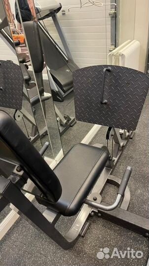 Тренажер 4 позиц-я станция Spirit Fitness BWM110-4