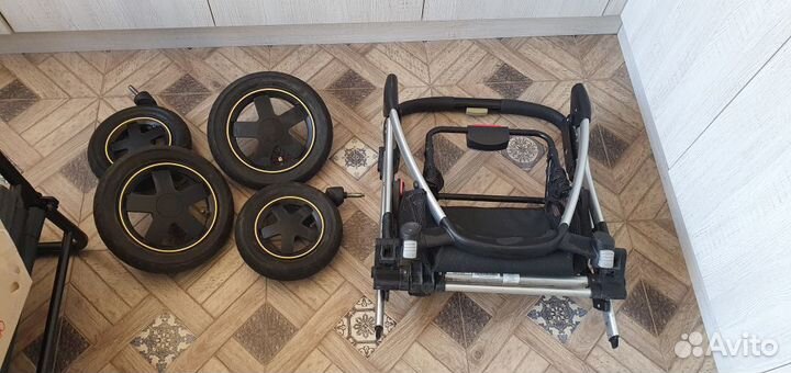 Коляска Maxi Cosi Mura 3 в 1 + Авто Кресло Perl