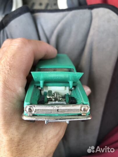 Модель автомобиля волга 1/43 СССР