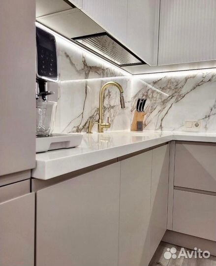 Шкаф с зеркалом