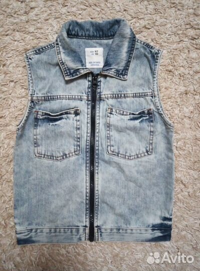 Джинсовая жилетка для мальчика