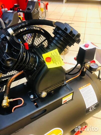 Компрессор поршневой масляный P.I.T. PAC100-C2