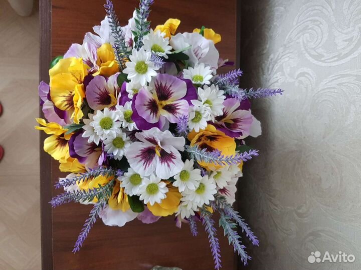 Композиции из искусственных цветов