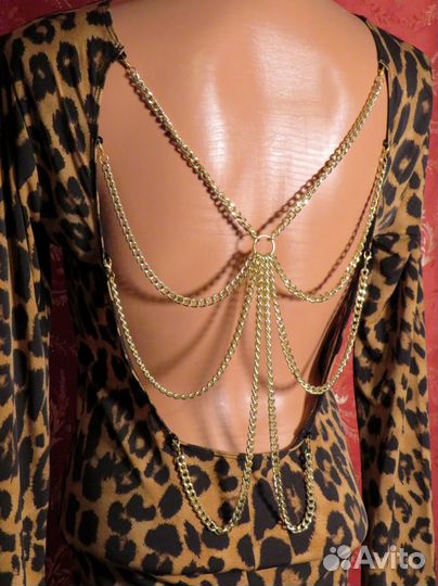 Длинное платье с открытой спиной