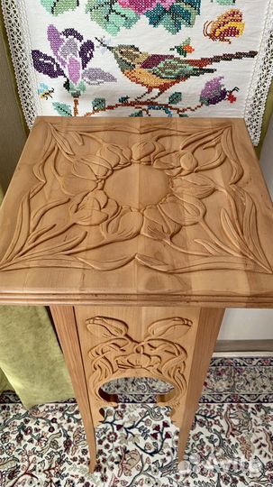 Столик, жардиньерка для цветов