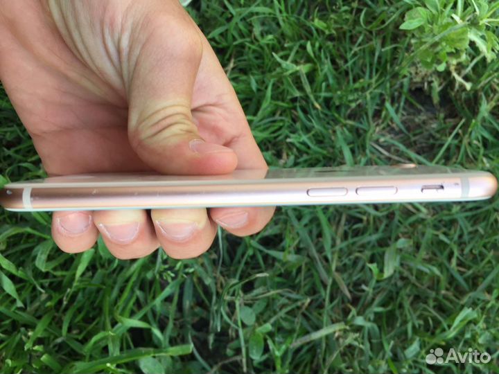 Телефон iPhone 8 64 gb