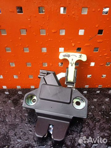 Замок багажника Тойота Королла