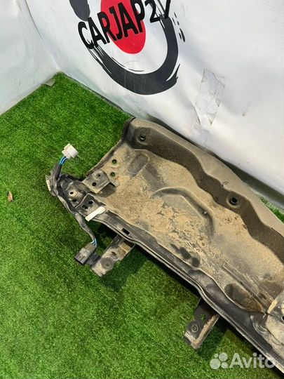 Жабо Toyota Noah ZRR80W 3ZR-FAE 2014